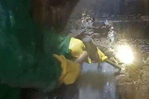 丹东消防水池堵漏施工视频
